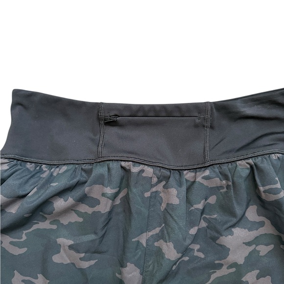 Spanx The Get Moving Short Size Large Black Camo - Picture 6 of 11